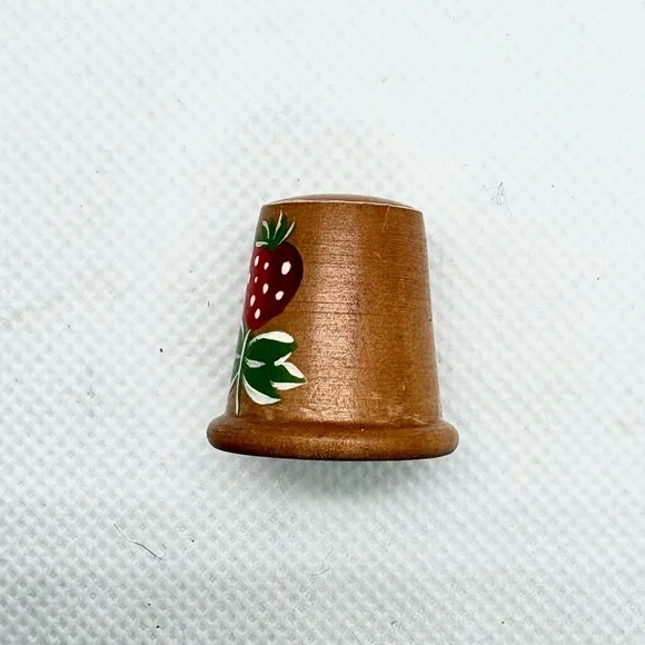 Vintage Wooden Hand Painted Folk Art Strawberry Sewing Thimble Switzerland - Picture 3 of 10